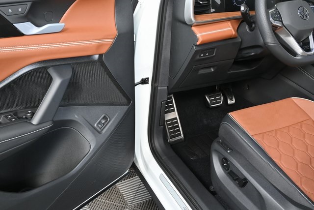 2025 Volkswagen Tiguan SEL R-Line Black photo 7