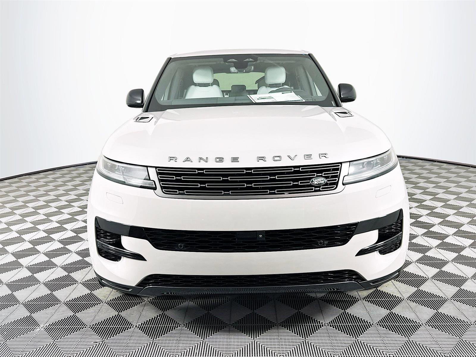2025 Land Rover Range Rover Sport P360 S photo 2