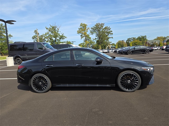 2025 Mercedes Benz CLA 250 4MATIC photo 2