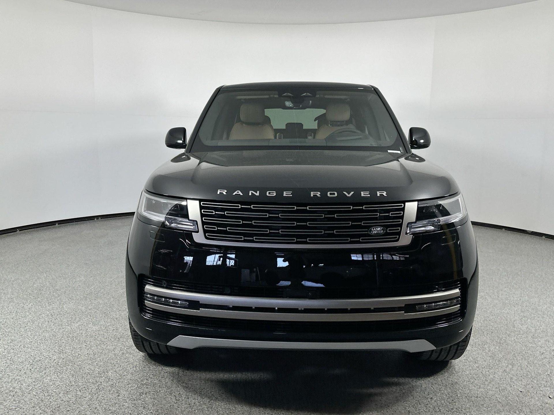 2025 Land Rover Range Rover SE photo 2