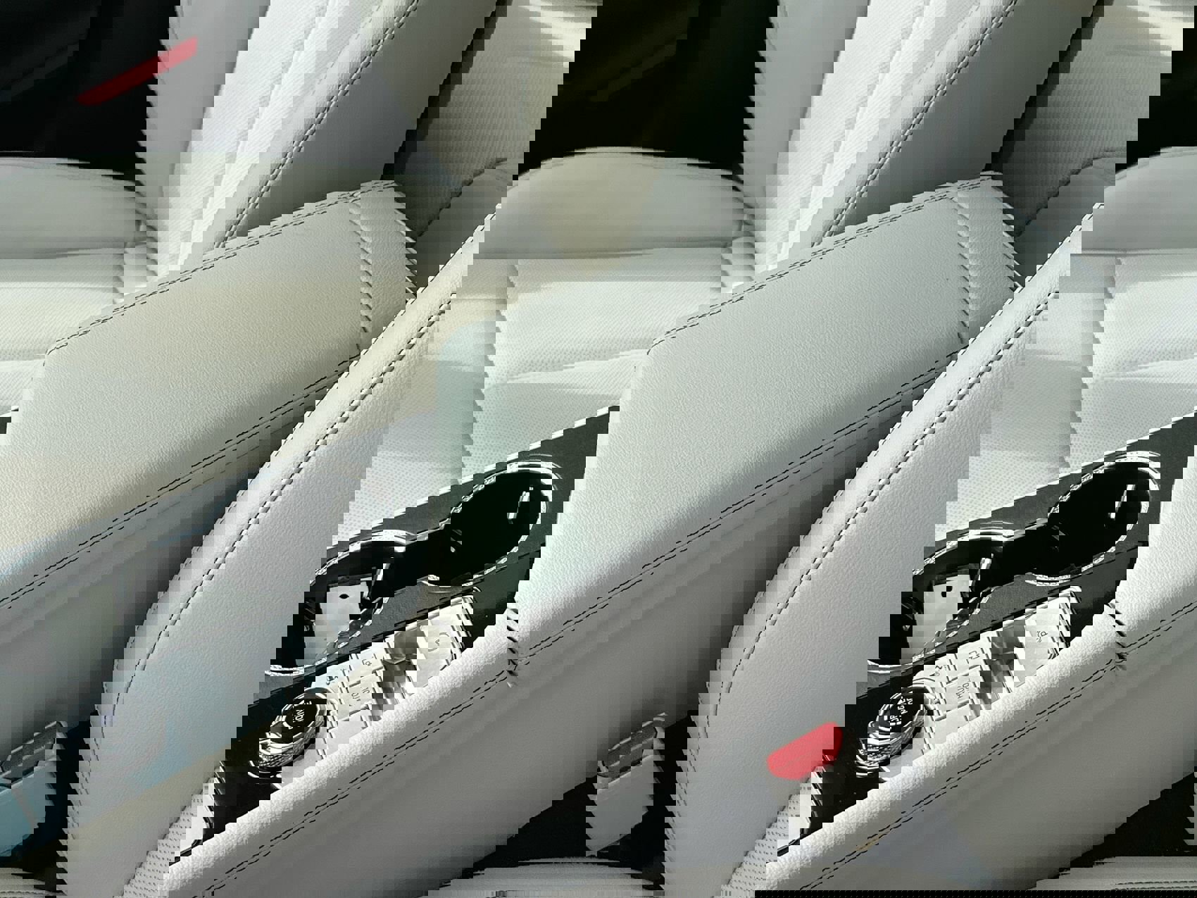 2024 Genesis G70 2.5T photo 16
