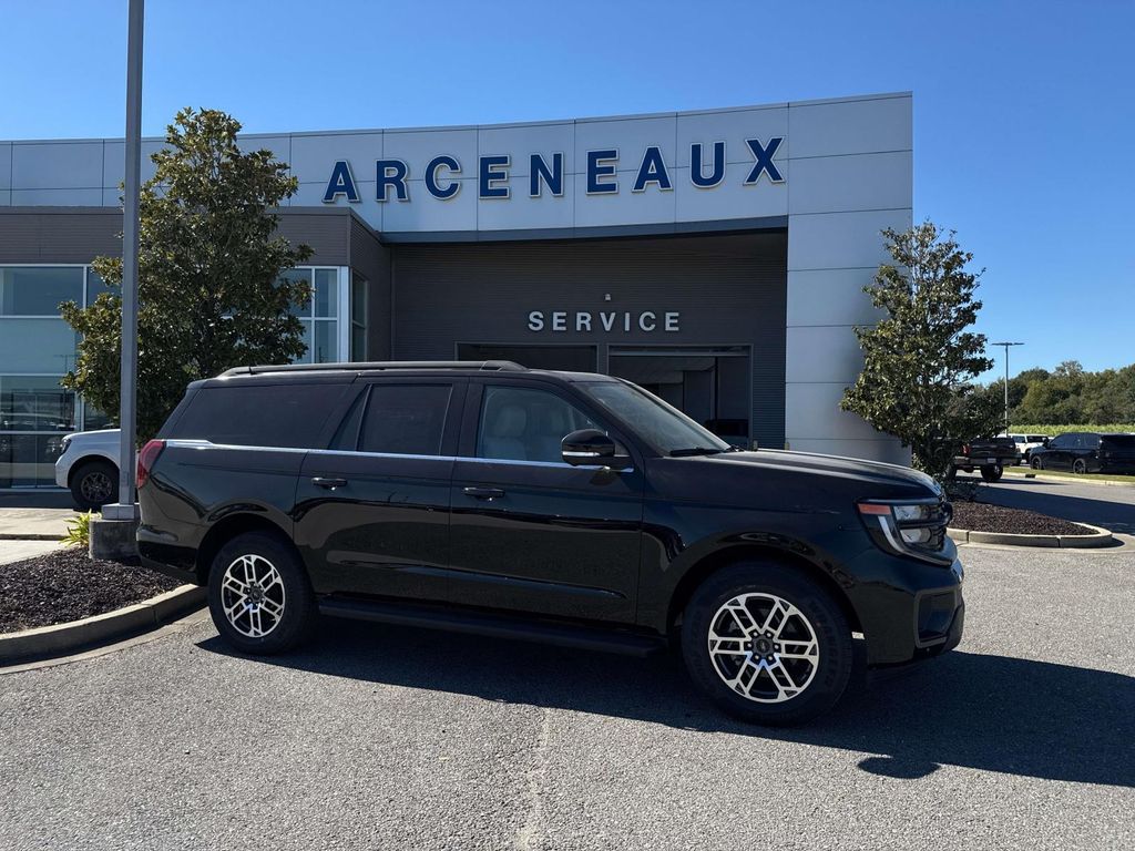 2025 Ford Expedition Active's photo