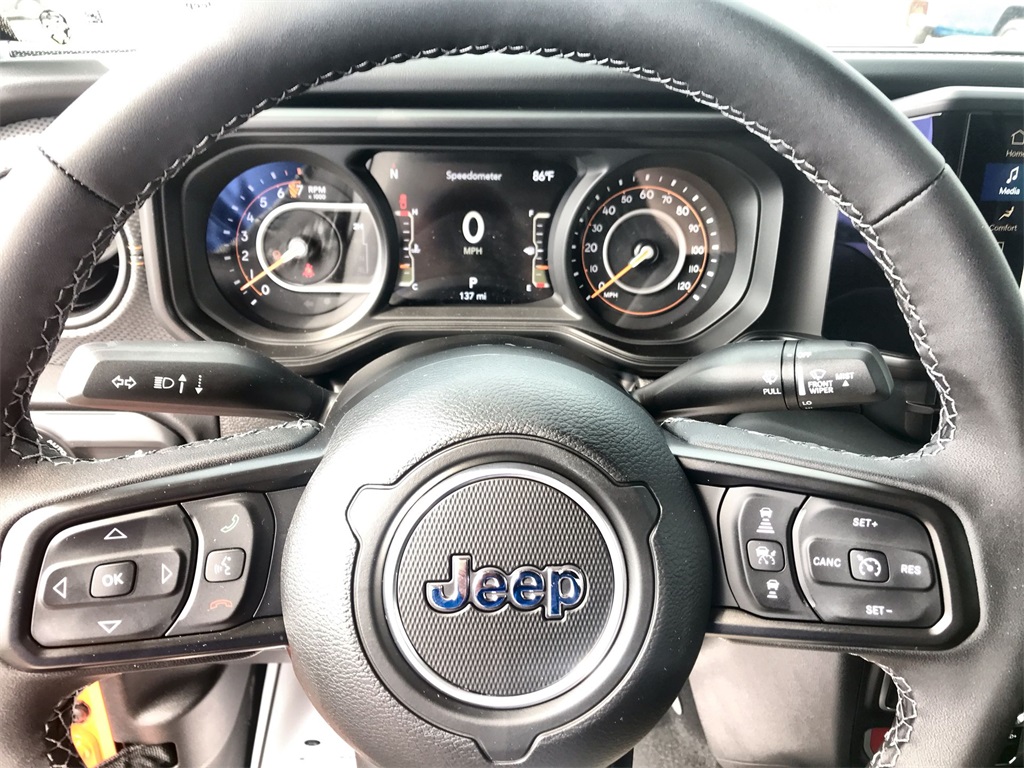 2025 Jeep Gladiator Mojave photo 14