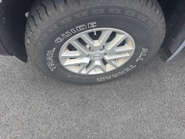 2014 Nissan Frontier SV photo 3