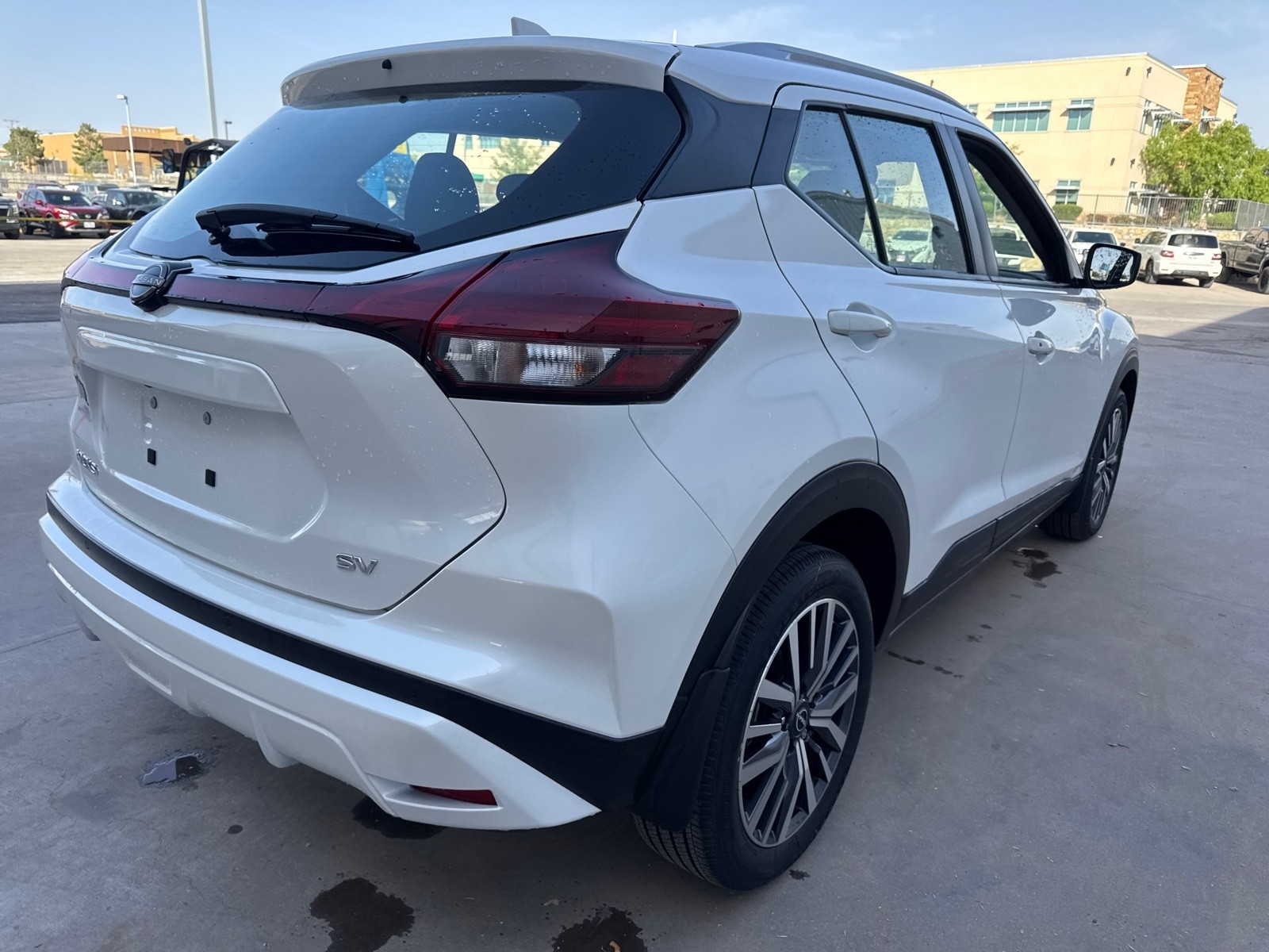 Used 2024 WHITE Nissan SV image 5