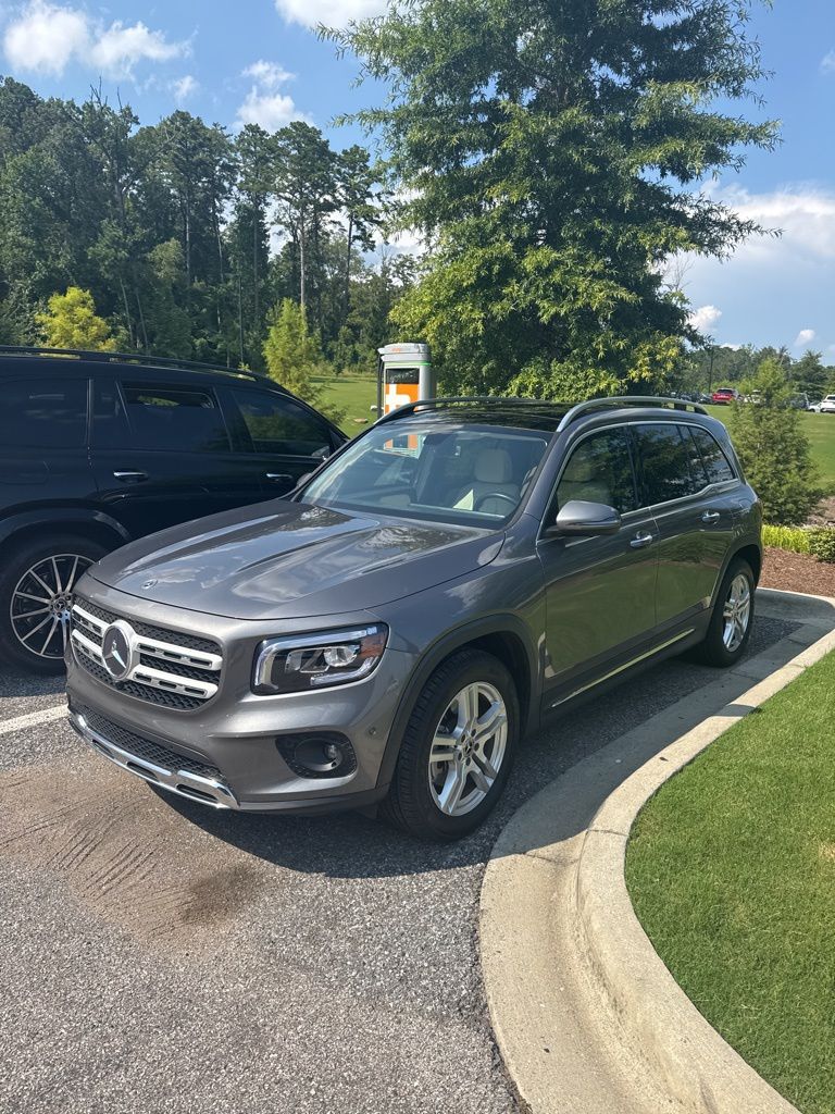 2021 Mercedes Benz GLB 250 photo 2