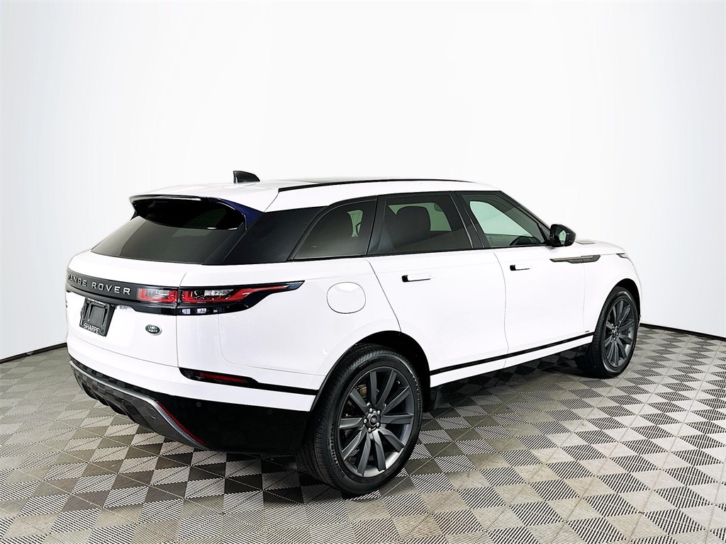Used 2018 Fuji White Land Rover SE R-Dynamic image 5