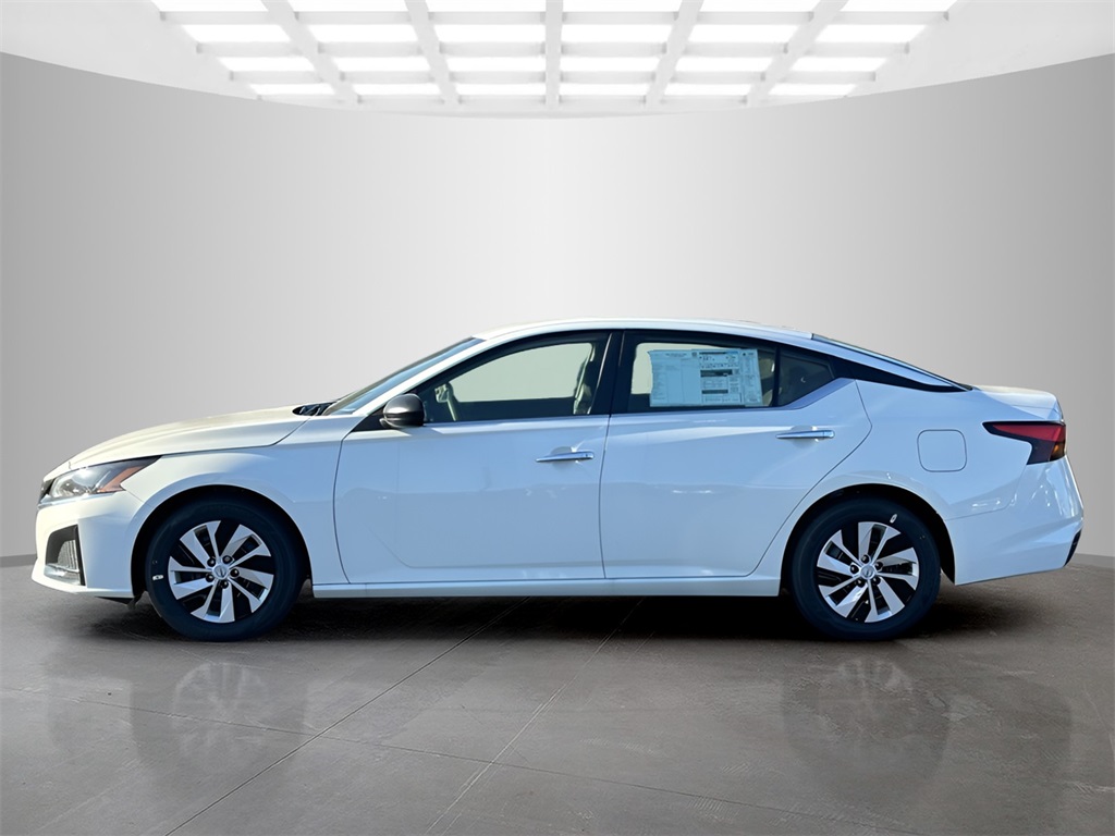2025 Nissan Altima S photo 2