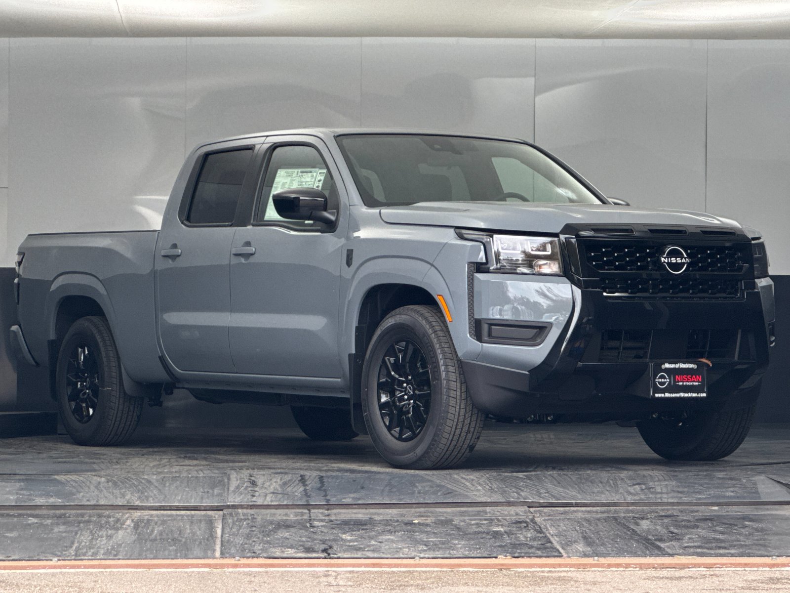 2026 Nissan Frontier SV's photo