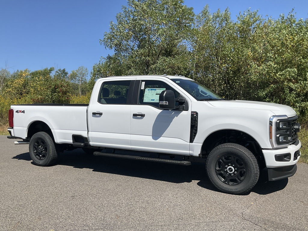2026 Ford F-350 Super Duty XL's photo
