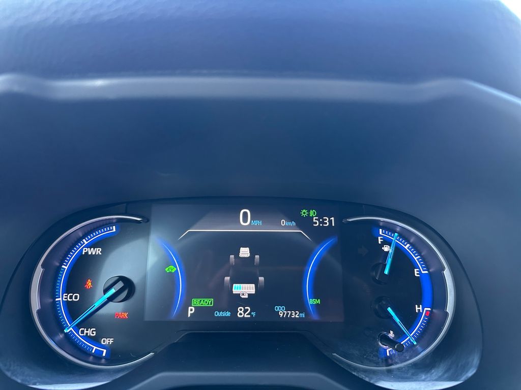 2020 Toyota RAV4 Hybrid XSE photo 9