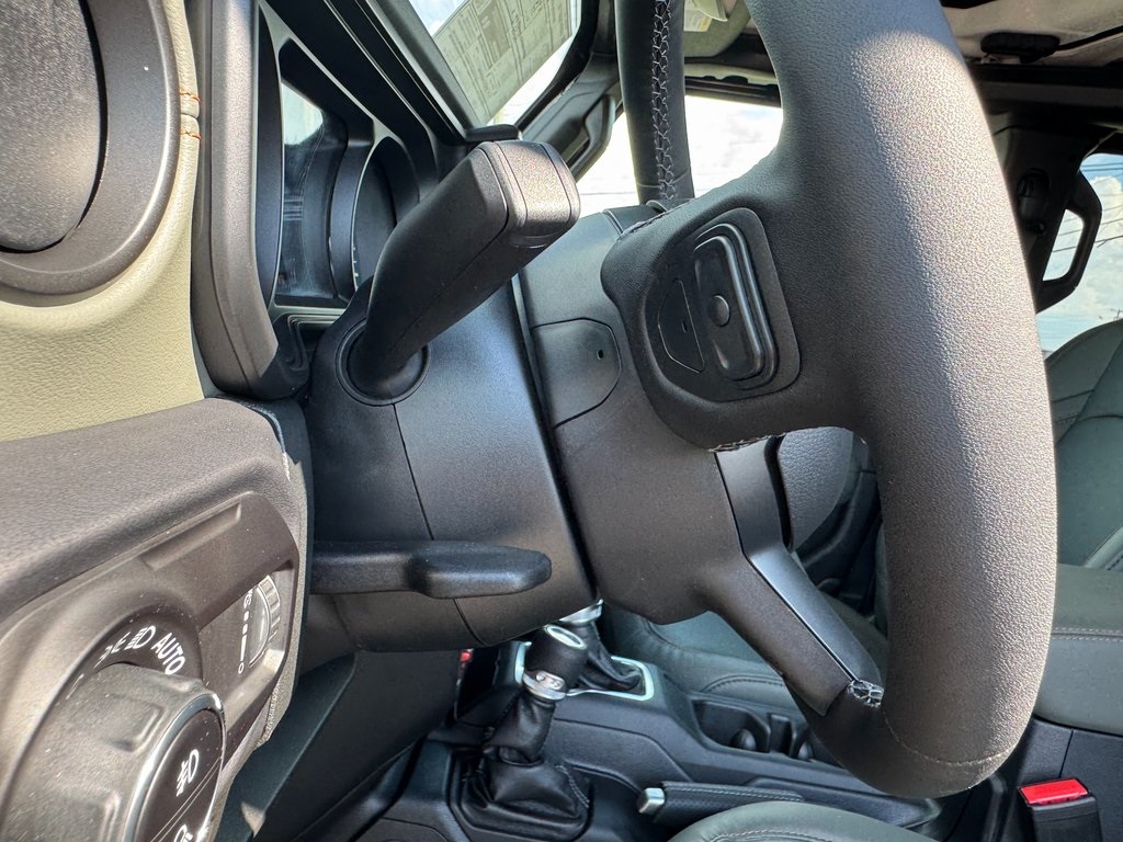 2025 Jeep Gladiator Mojave photo 32