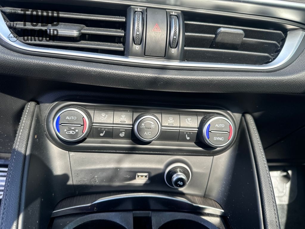 2022 Alfa Romeo Stelvio Ti photo 17