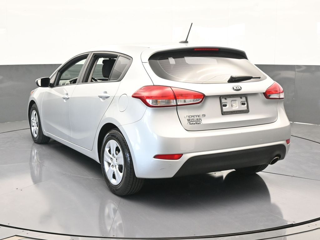2017 Kia Forte LX photo 4
