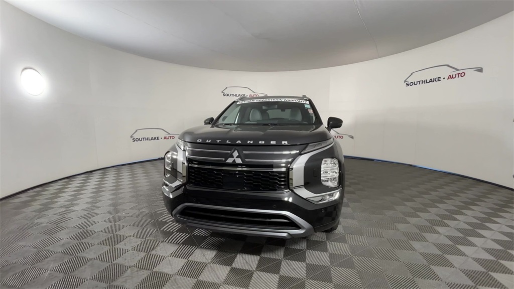 2025 Mitsubishi Outlander Platinum photo 3