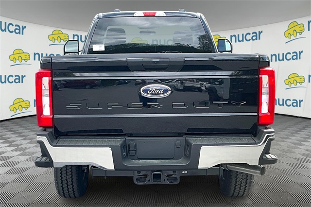 2025 Ford F-350 photo 4