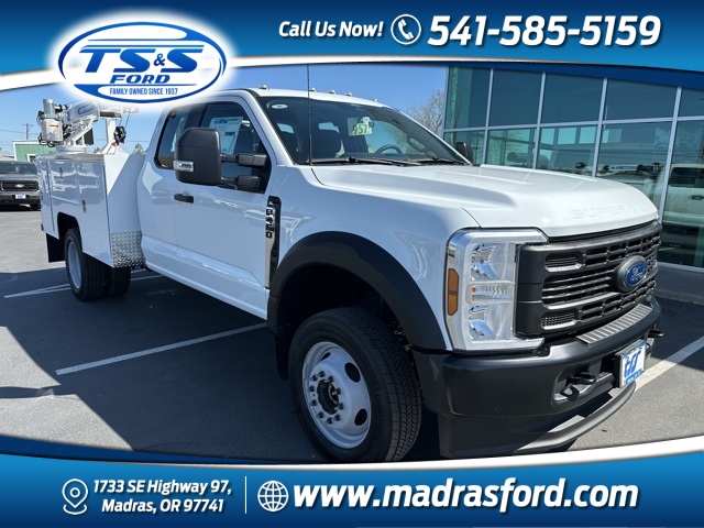 2024 Ford F-450 Super Duty Chassis Cab XL's photo