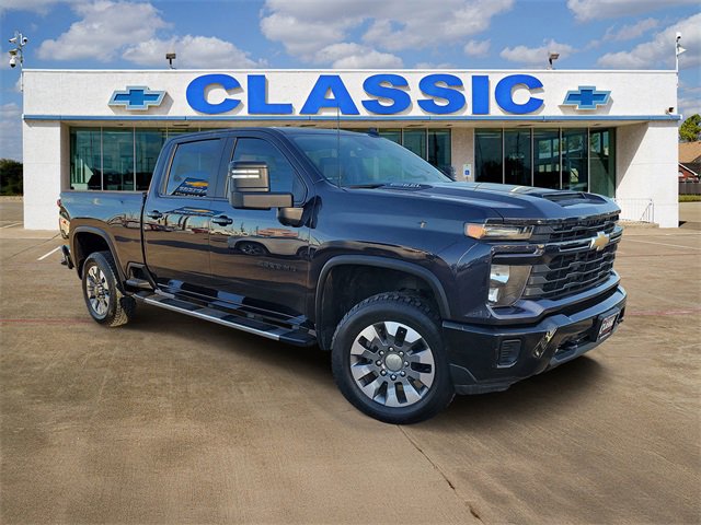 2024 Chevrolet Silverado HD Custom's photo