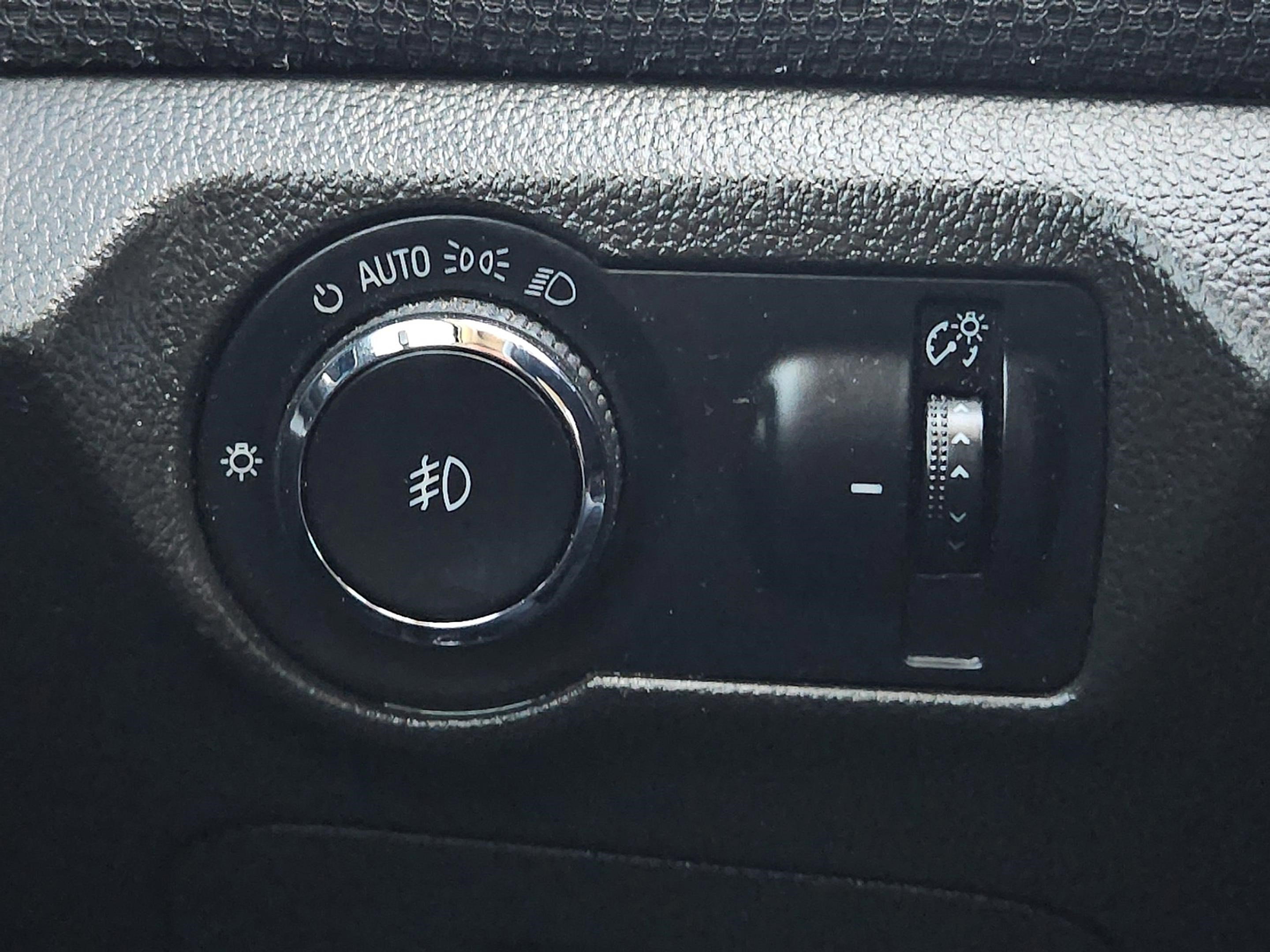 2014 Chevrolet Cruze photo 21