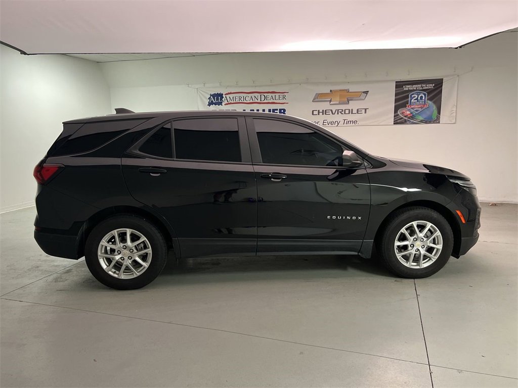 2022 Chevrolet Equinox LS photo 8