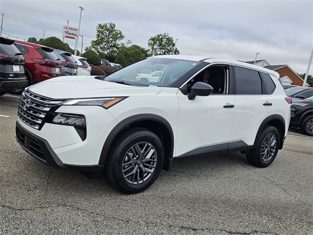 2026 Nissan Rogue S photo 3