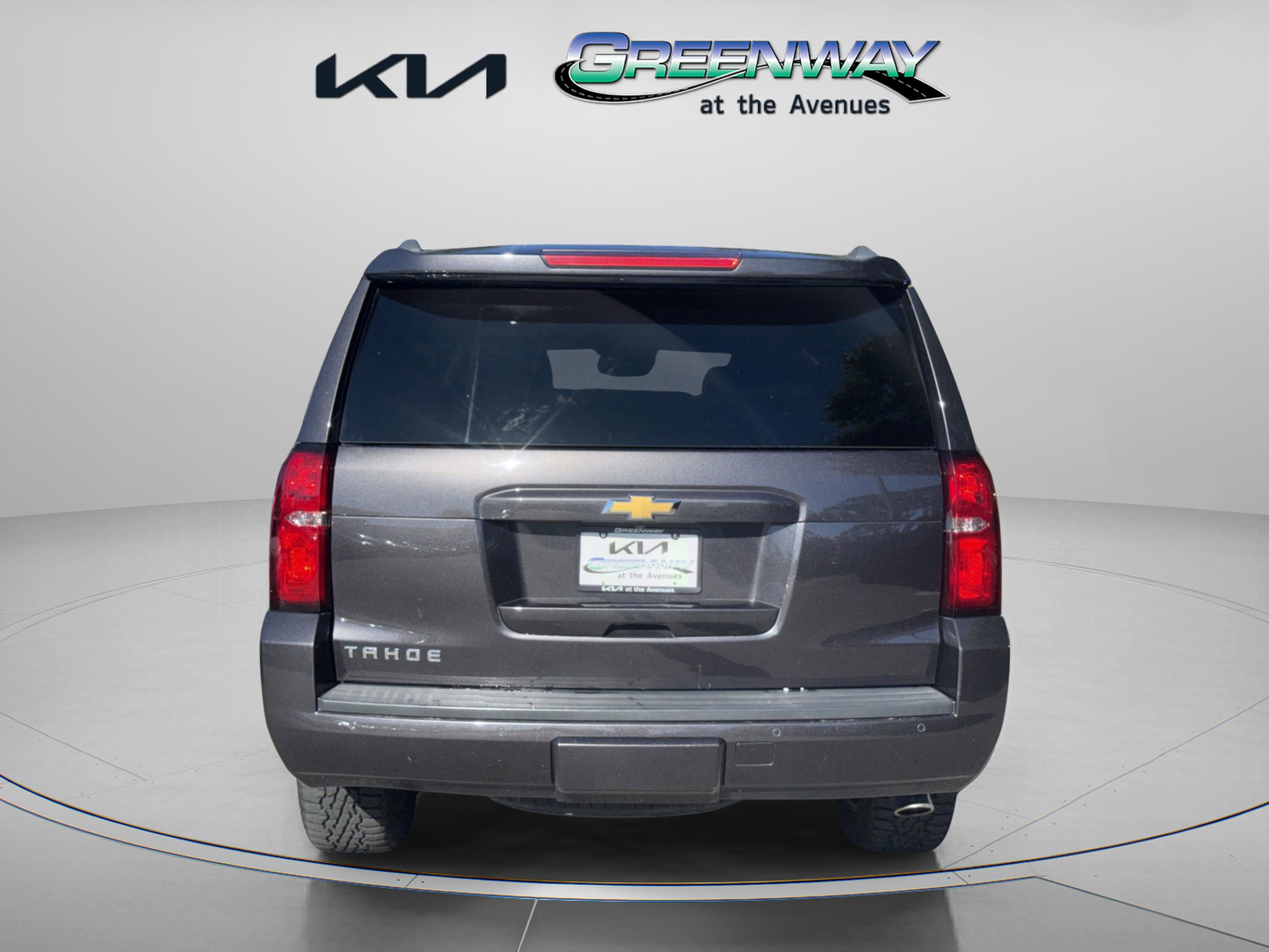 2017 Chevrolet Tahoe LT photo 3