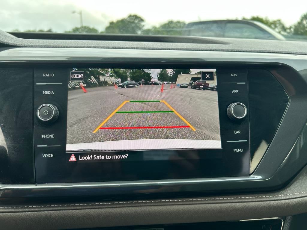 2023 Volkswagen Taos SEL photo 20