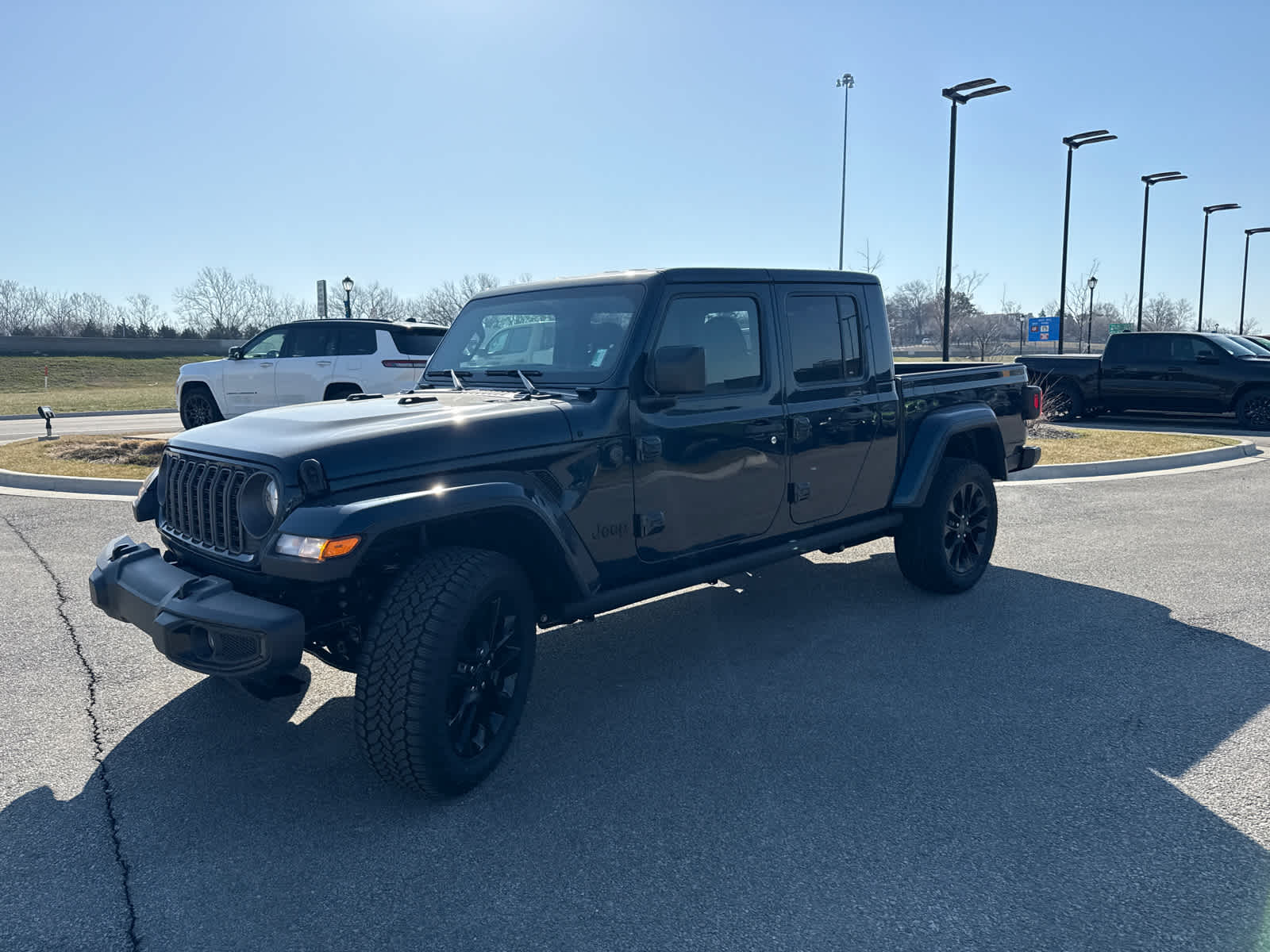 2025 Jeep Gladiator Sport photo 4