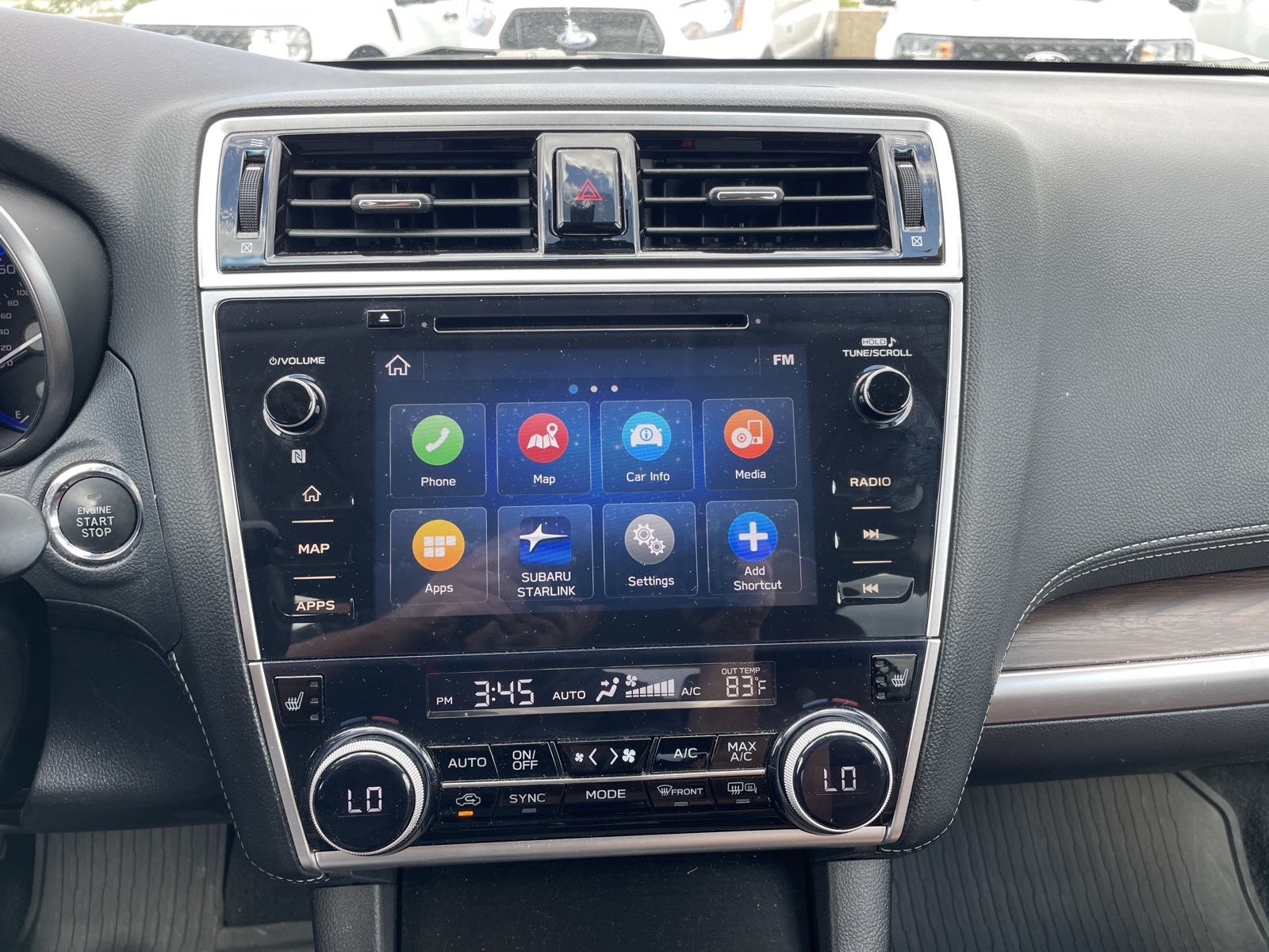 2019 Subaru Outback 3.6R Touring photo 2