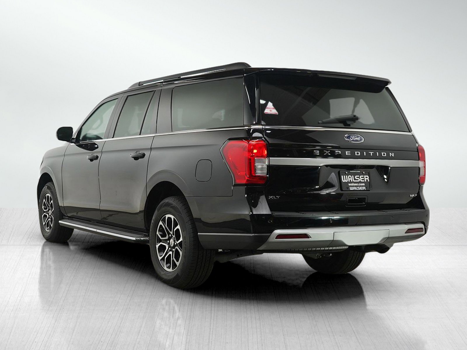 2023 Ford Expedition MAX XLT photo 3