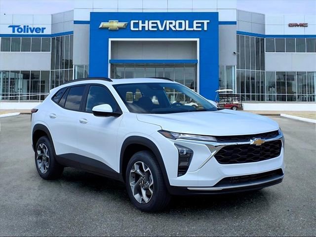 2025 Chevrolet Trax LT photo 2
