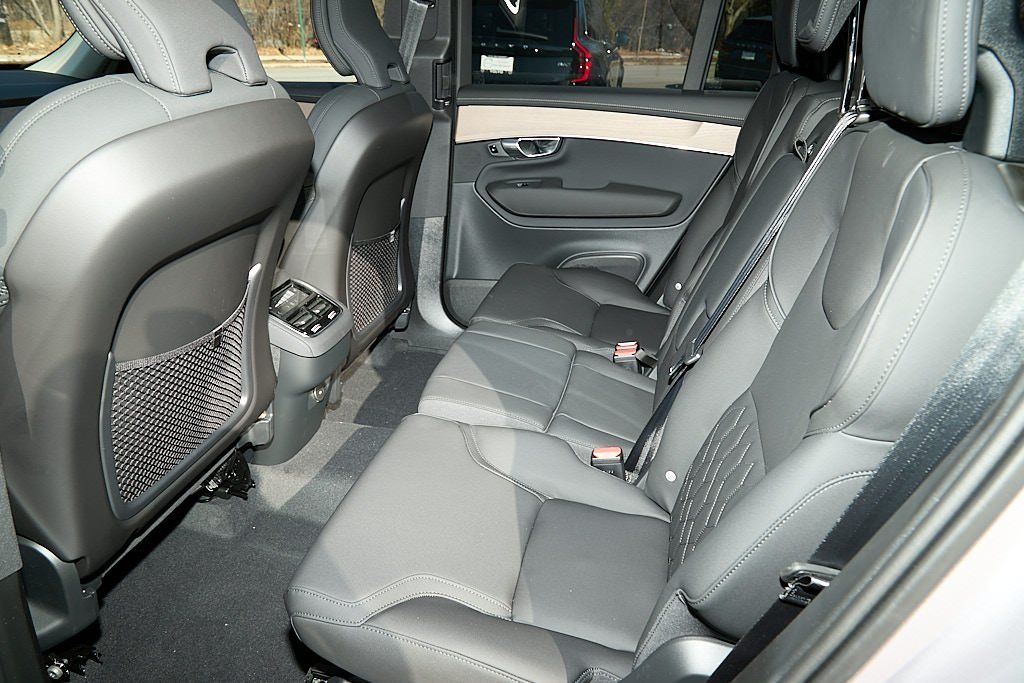 2026 VOLVO XC90 - Image 19