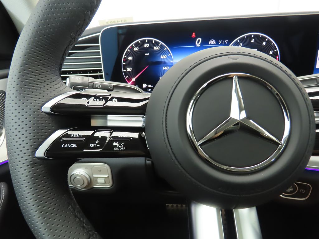 2025 Mercedes Benz GLS 450 4MATIC photo 11