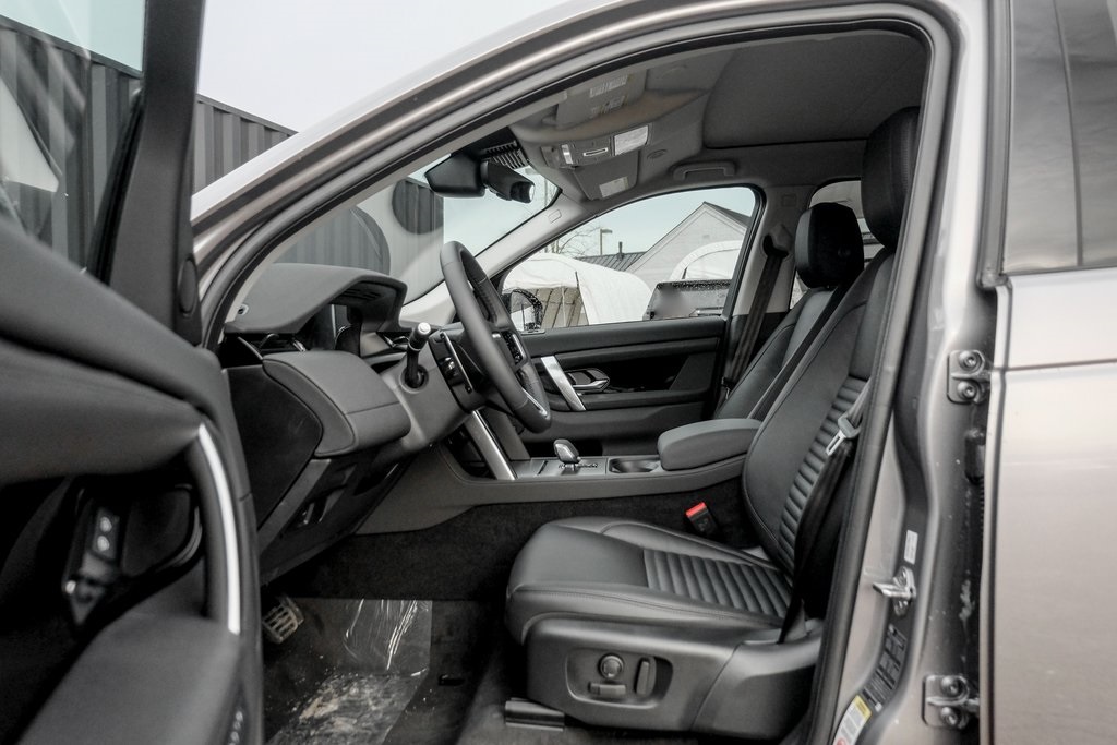 2025 Land Rover Discovery Sport S photo 10