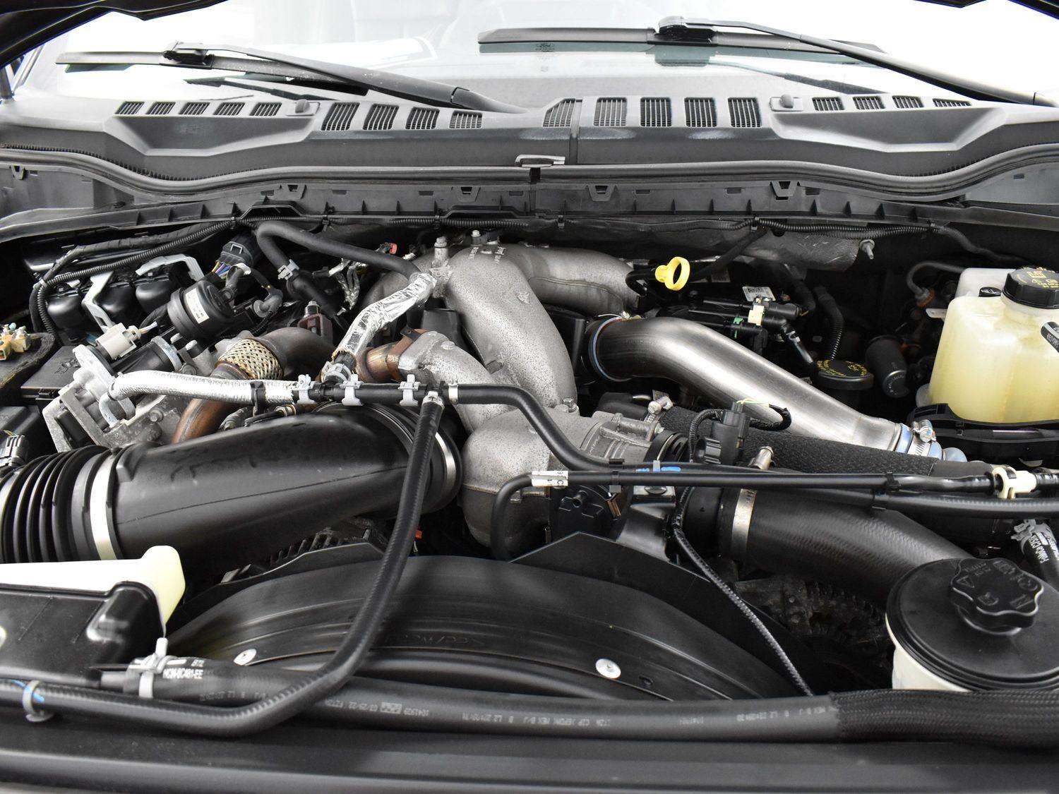 2022 Ford F-450 Lariat photo 36