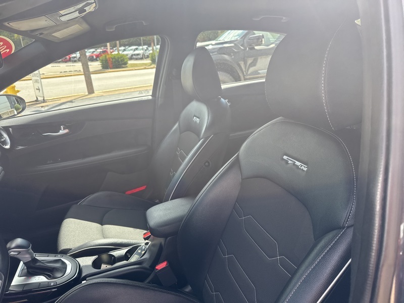 2023 Kia Forte GT-Line photo 17