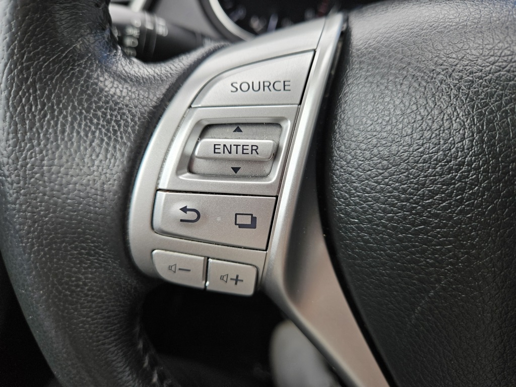 2016 Nissan Rogue SL photo 25