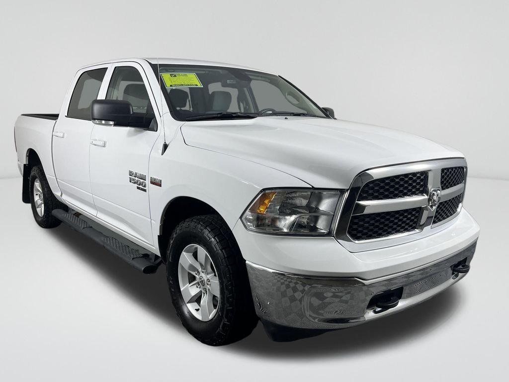 2022 Ram 1500 Classic SLT photo 3