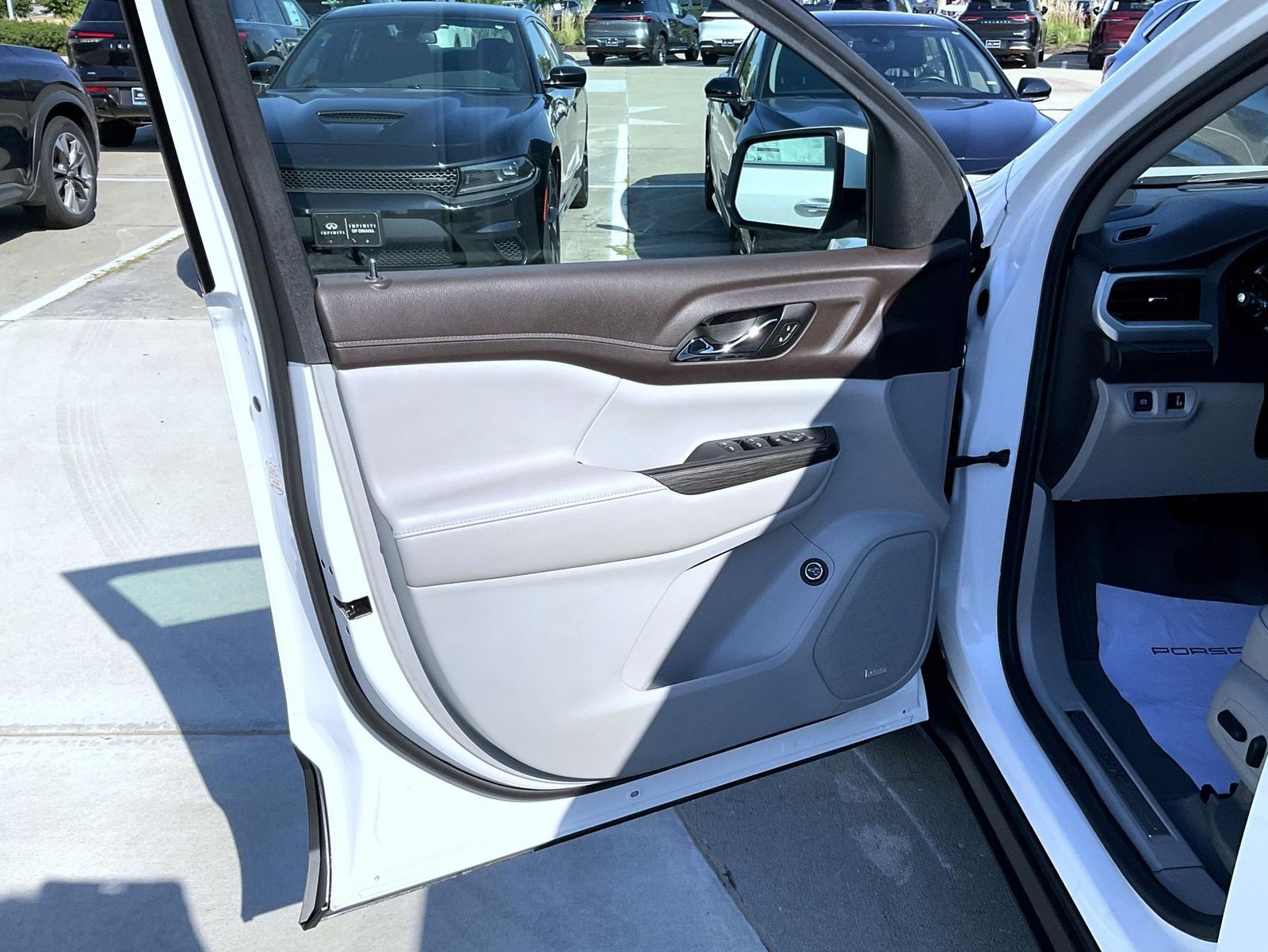 2023 Gmc Acadia SLT photo 8