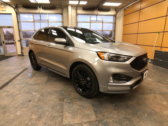 2022 Ford Edge ST-Line's photo