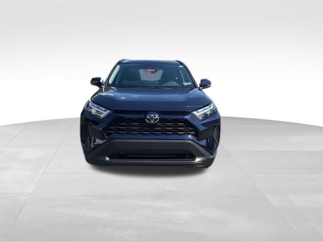 2025 Toyota RAV4 XLE photo 8