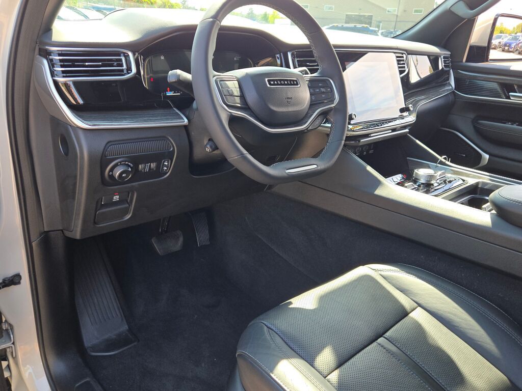 2022 Jeep Wagoneer Series III photo 24