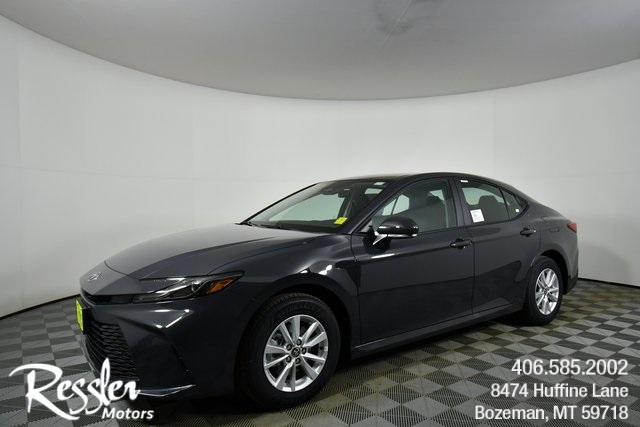 2026 Toyota Camry LE's photo