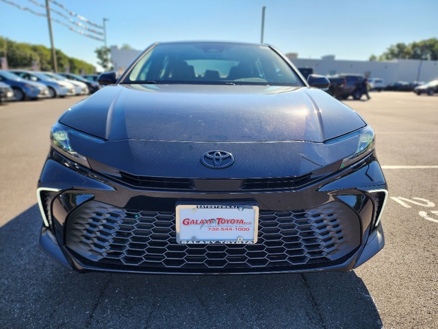 2025 Toyota Camry SE photo 2