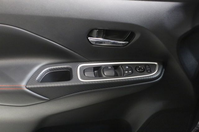 2025 Nissan Versa SR photo 9