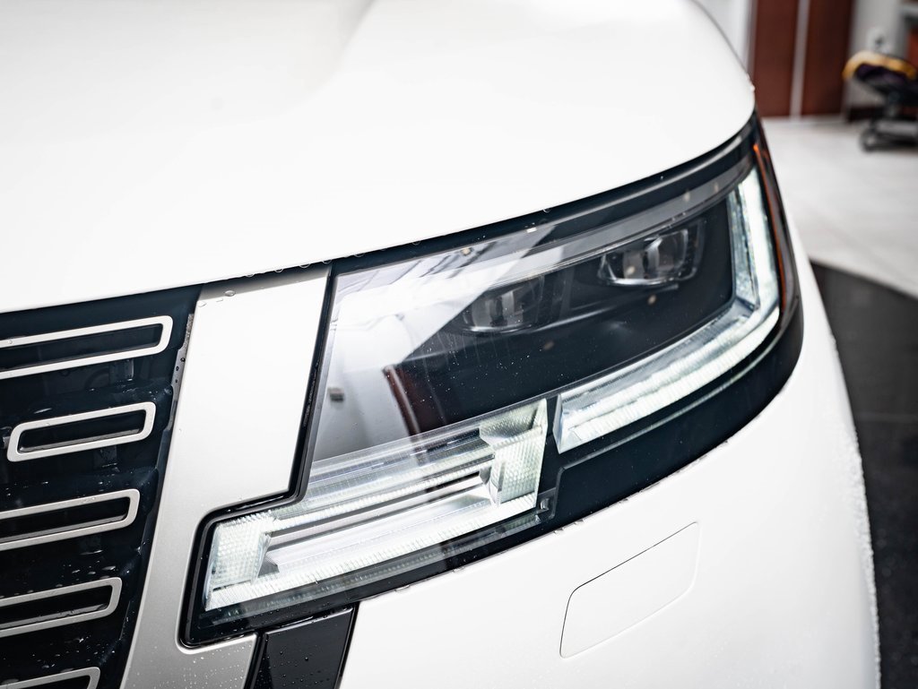 2022 Land Rover Range Rover SE photo 14