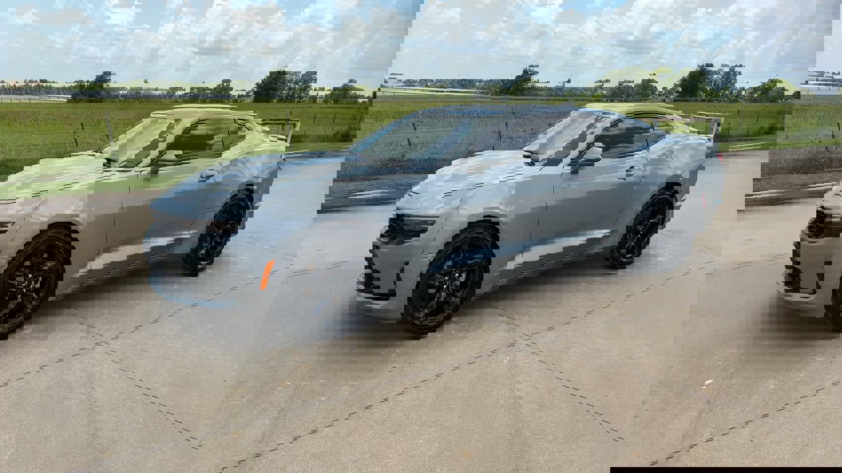 2023 Chevrolet Camaro 1LT photo 4