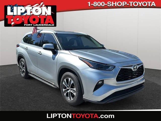 2022 Toyota Highlander XLE's photo