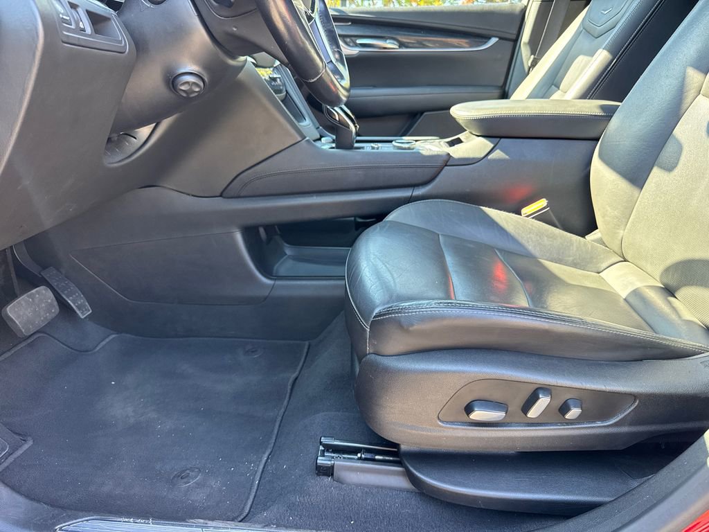 Image of Pre-Owned 2023 Cadillac XT5 Premium Luxury