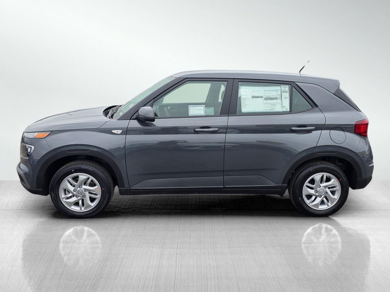 2026 Hyundai Venue SE photo 2